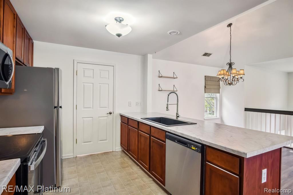 3411 Kneeland Circle, Howell, MI 48843 — Photo 5