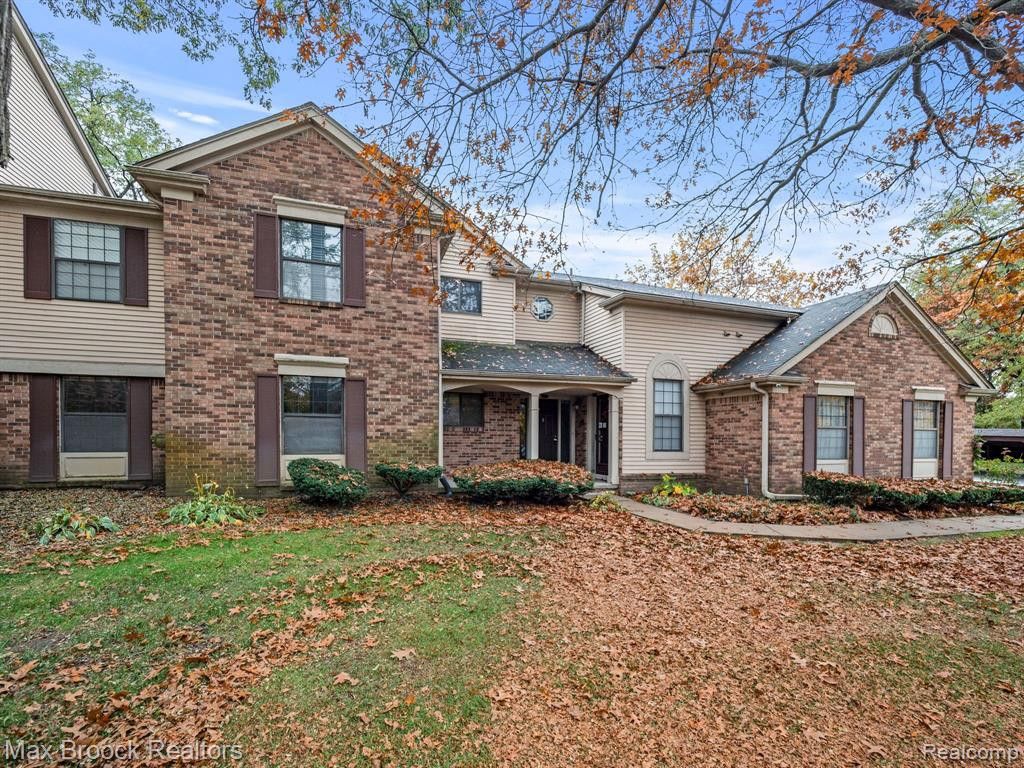 29736 PINE RIDGE Circle, Farmington Hills, MI 48331 — front exterior