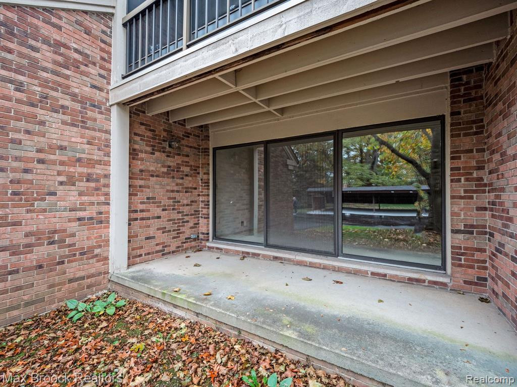29736 PINE RIDGE Circle, Farmington Hills, MI 48331 — Photo 25
