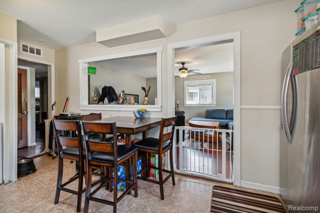 5669 KATHERINE Street, Dearborn Heights, MI 48125 — Photo 9