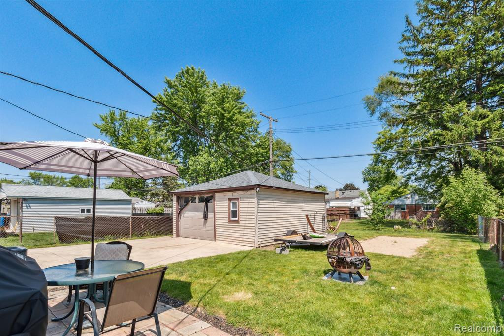 5669 KATHERINE Street, Dearborn Heights, MI 48125 — Photo 18