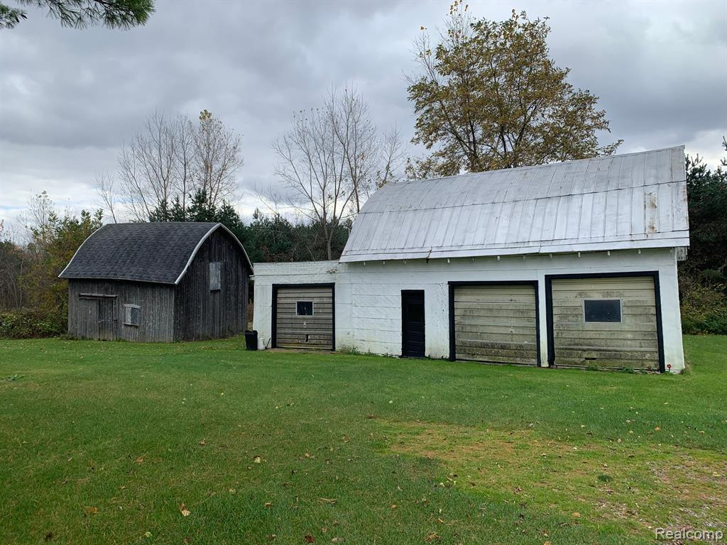 10365 EAST Road, Burt, MI 48417 — Photo 27