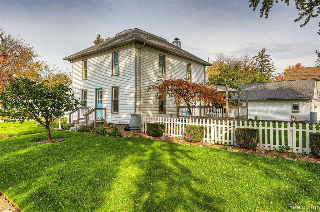 246 W FLINT Street, Lake Orion, MI 48362 — Photo 2