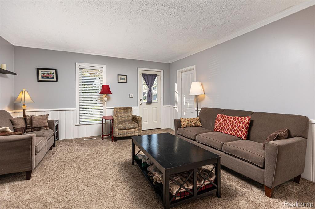 246 W FLINT Street, Lake Orion, MI 48362 — Photo 4