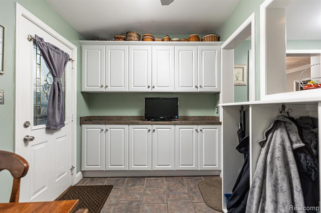 246 W FLINT Street, Lake Orion, MI 48362 — Photo 12