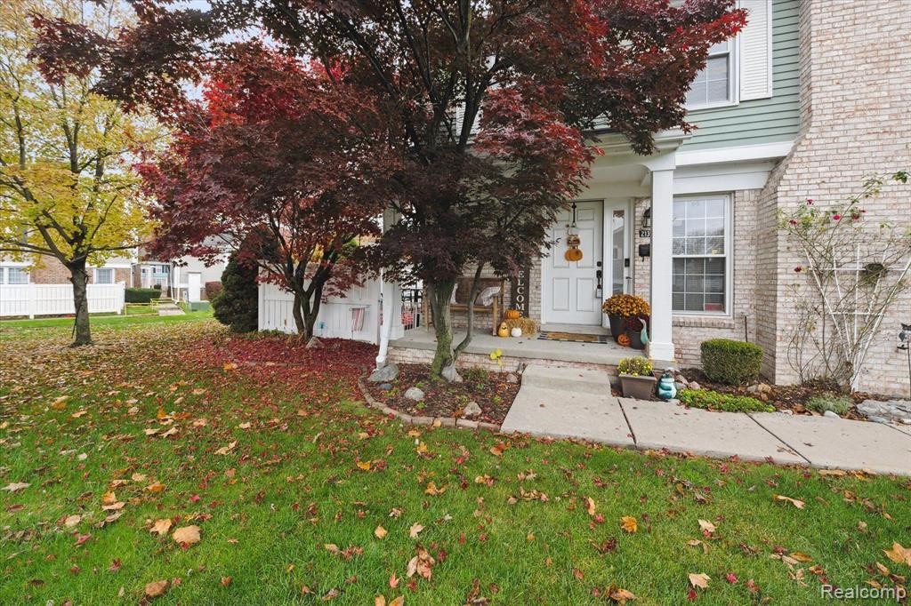 21380 E GLEN HAVEN Circle, 243, Northville, MI 48167 — Photo 3