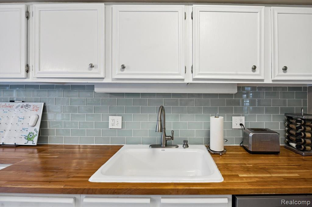 21380 E GLEN HAVEN Circle, 243, Northville, MI 48167 — Photo 14
