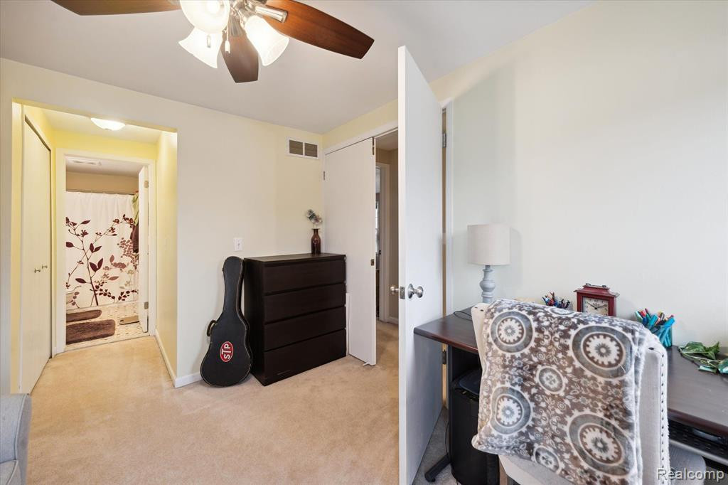 21380 E GLEN HAVEN Circle, 243, Northville, MI 48167 — Photo 17