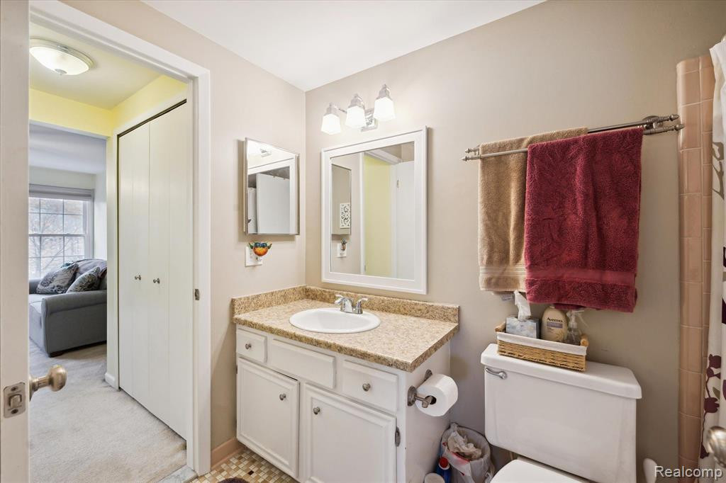 21380 E GLEN HAVEN Circle, 243, Northville, MI 48167 — Photo 19