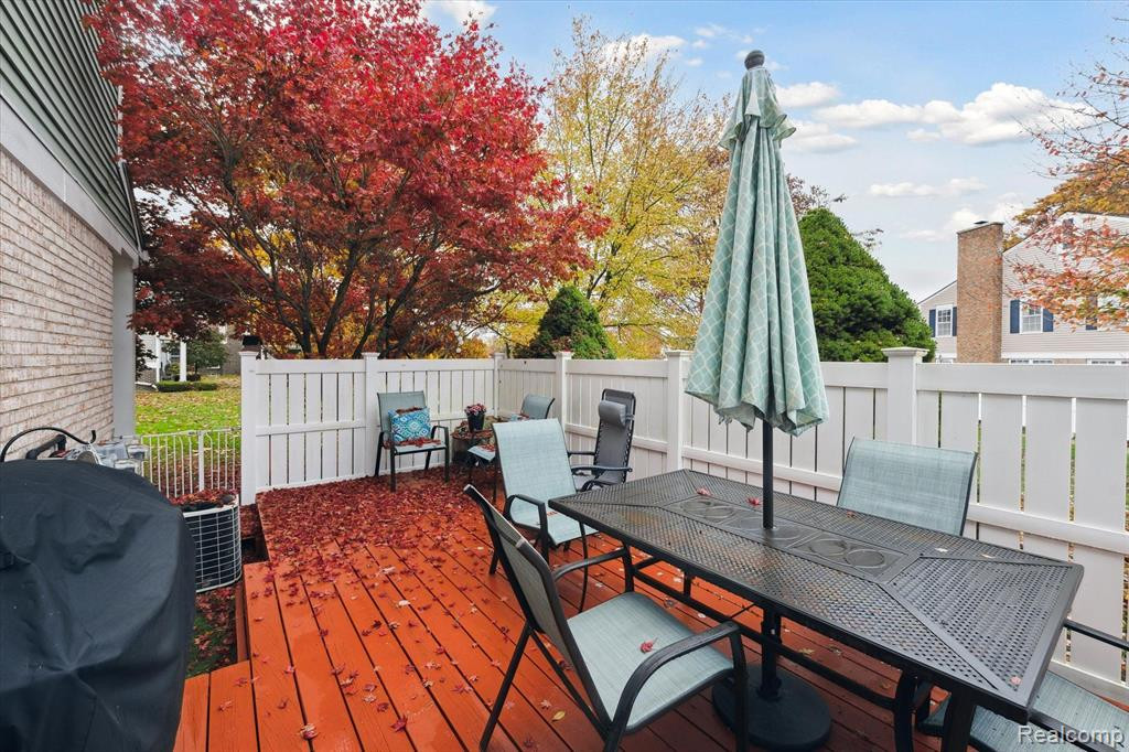 21380 E GLEN HAVEN Circle, 243, Northville, MI 48167 — Photo 28