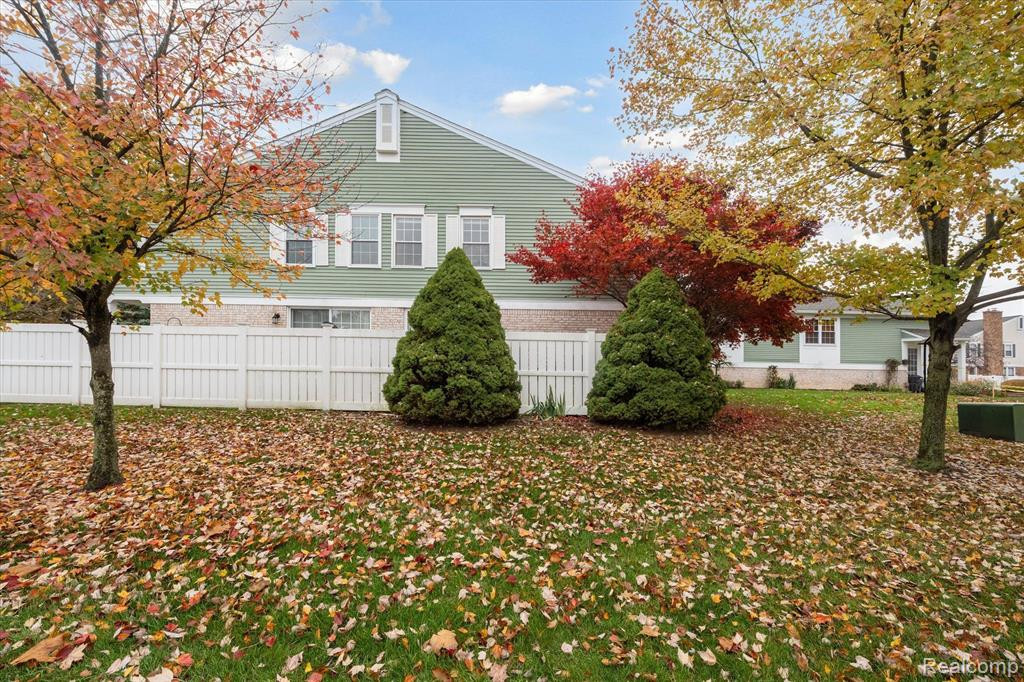21380 E GLEN HAVEN Circle, 243, Northville, MI 48167 — Photo 30