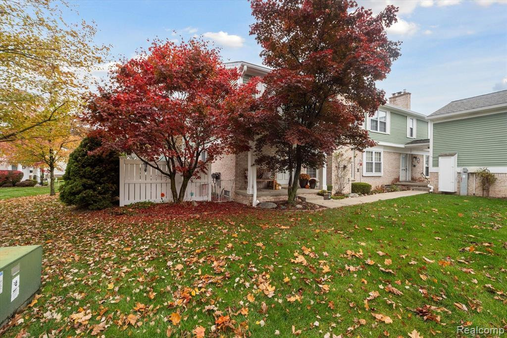 21380 E GLEN HAVEN Circle, 243, Northville, MI 48167 — Photo 32