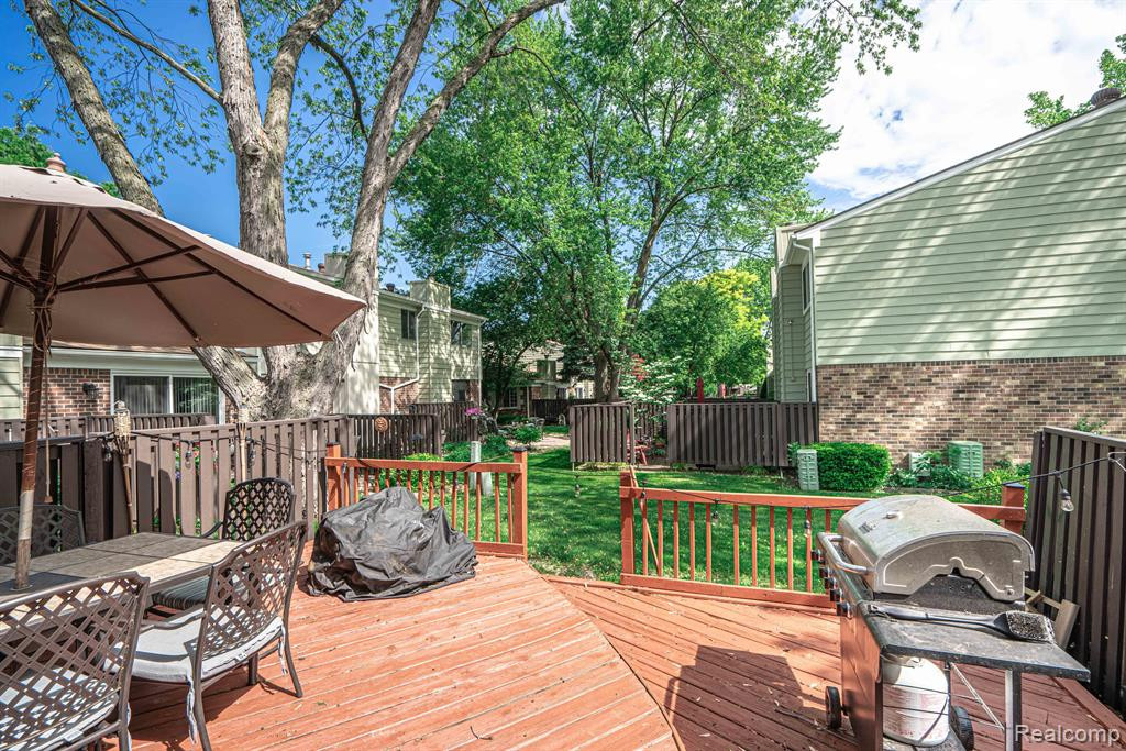 1924 TORQUAY Avenue, Royal Oak, MI 48073 — Photo 9