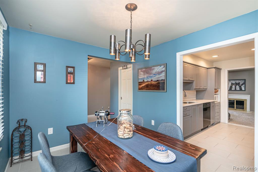 1924 TORQUAY Avenue, Royal Oak, MI 48073 — Photo 14