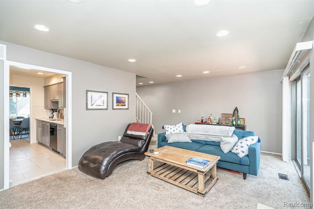 1924 TORQUAY Avenue, Royal Oak, MI 48073 — Photo 25