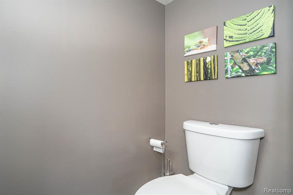 1924 TORQUAY Avenue, Royal Oak, MI 48073 — Photo 28
