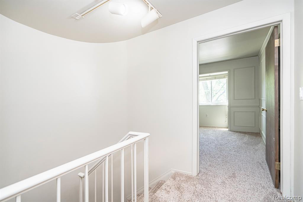 1924 TORQUAY Avenue, Royal Oak, MI 48073 — Photo 32