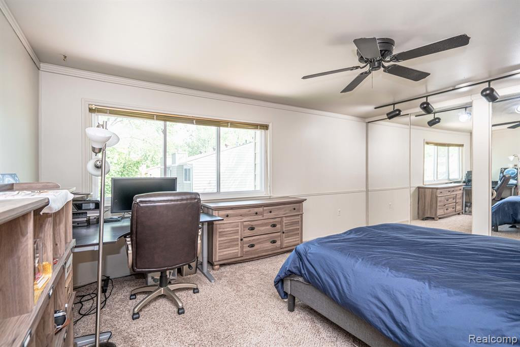 1924 TORQUAY Avenue, Royal Oak, MI 48073 — Photo 33