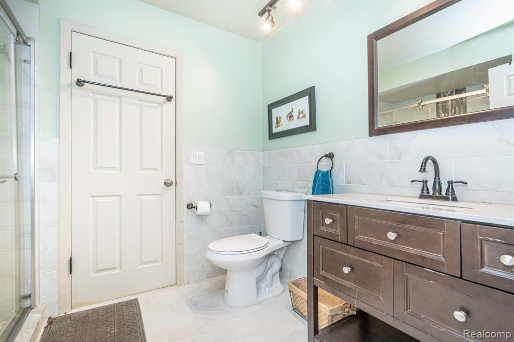 1924 TORQUAY Avenue, Royal Oak, MI 48073 — Photo 36