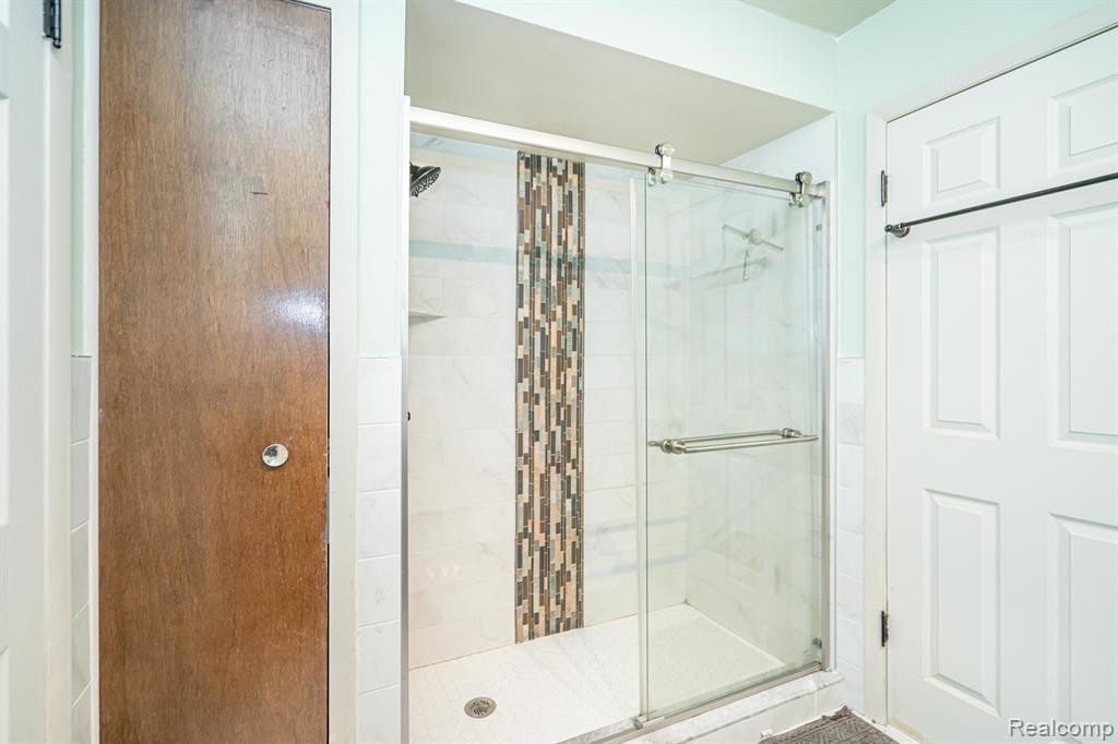 1924 TORQUAY Avenue, Royal Oak, MI 48073 — Photo 37