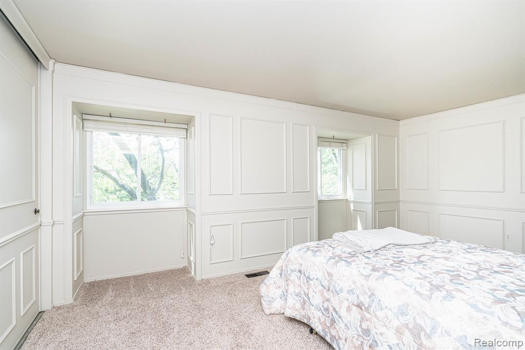 1924 TORQUAY Avenue, Royal Oak, MI 48073 — Photo 39