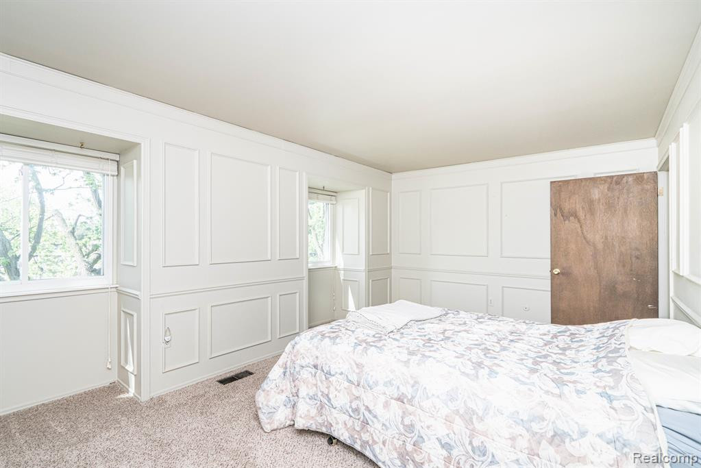 1924 TORQUAY Avenue, Royal Oak, MI 48073 — Photo 40