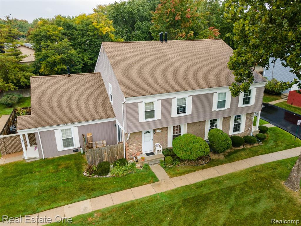 23675 STONEHENGE Boulevard, Novi, MI — Photo 2