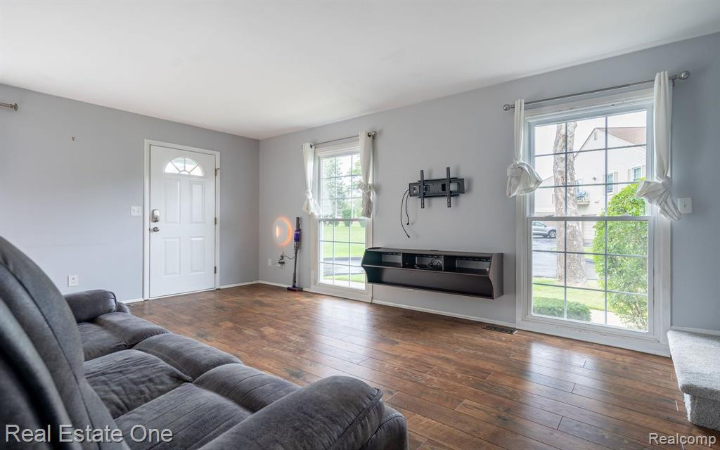 23675 STONEHENGE Boulevard, Novi, MI — Photo 5