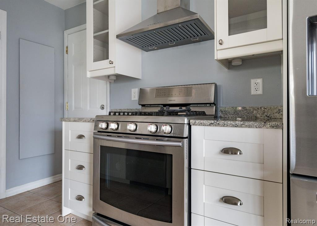 23675 STONEHENGE Boulevard, Novi, MI — Photo 9