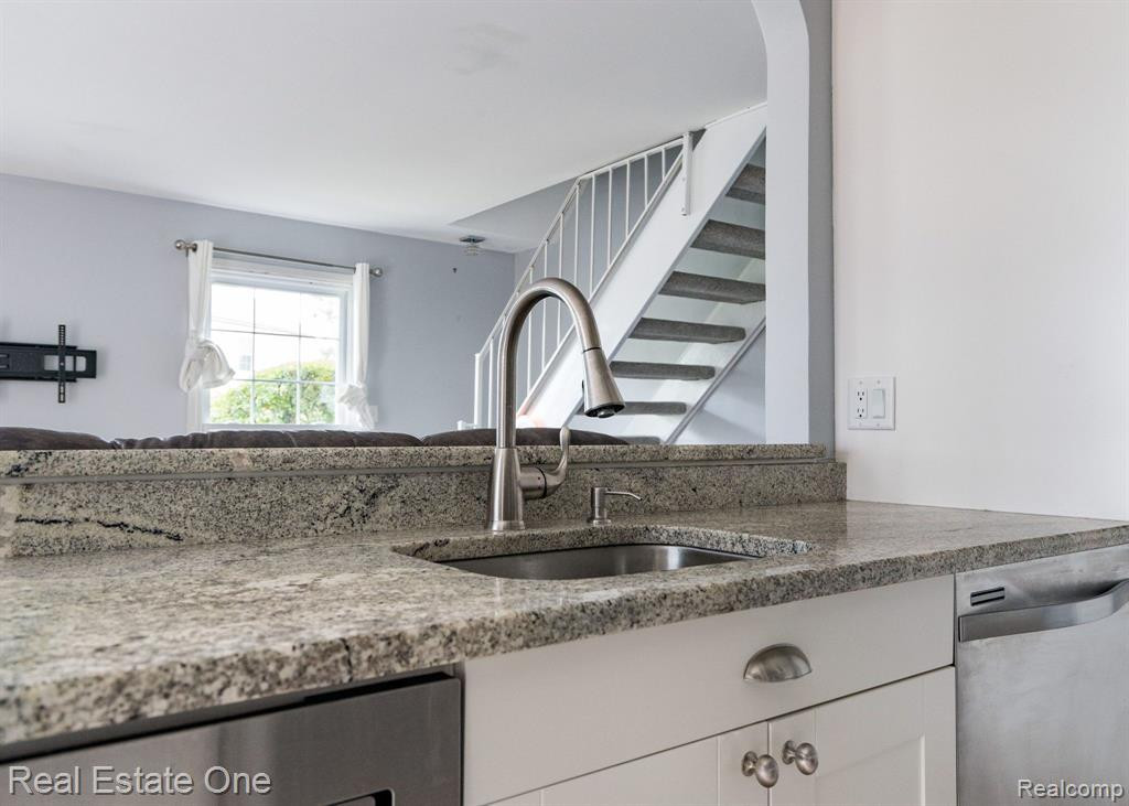 23675 STONEHENGE Boulevard, Novi, MI — Photo 10
