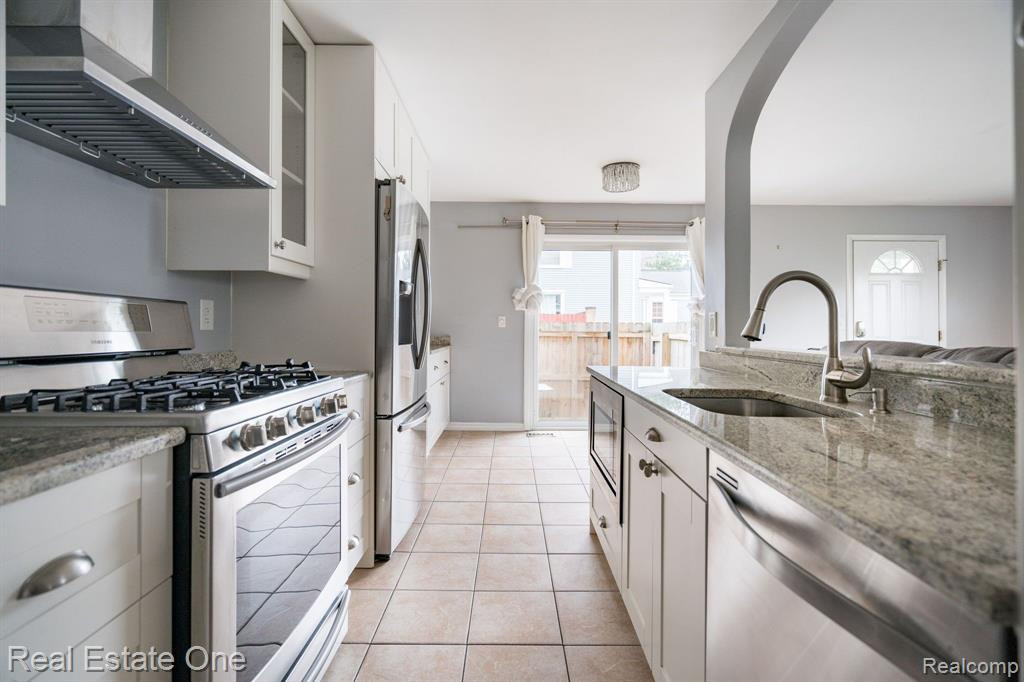 23675 STONEHENGE Boulevard, Novi, MI — Photo 11
