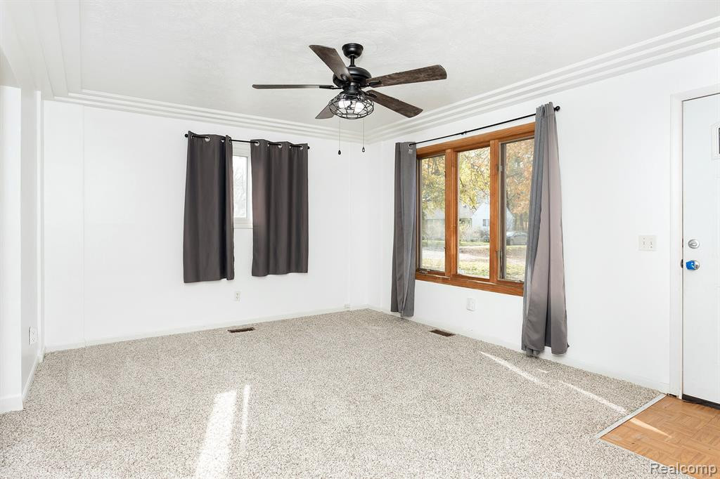 631 WOODLAWN Avenue, Ypsilanti, MI 48198 — Photo 3