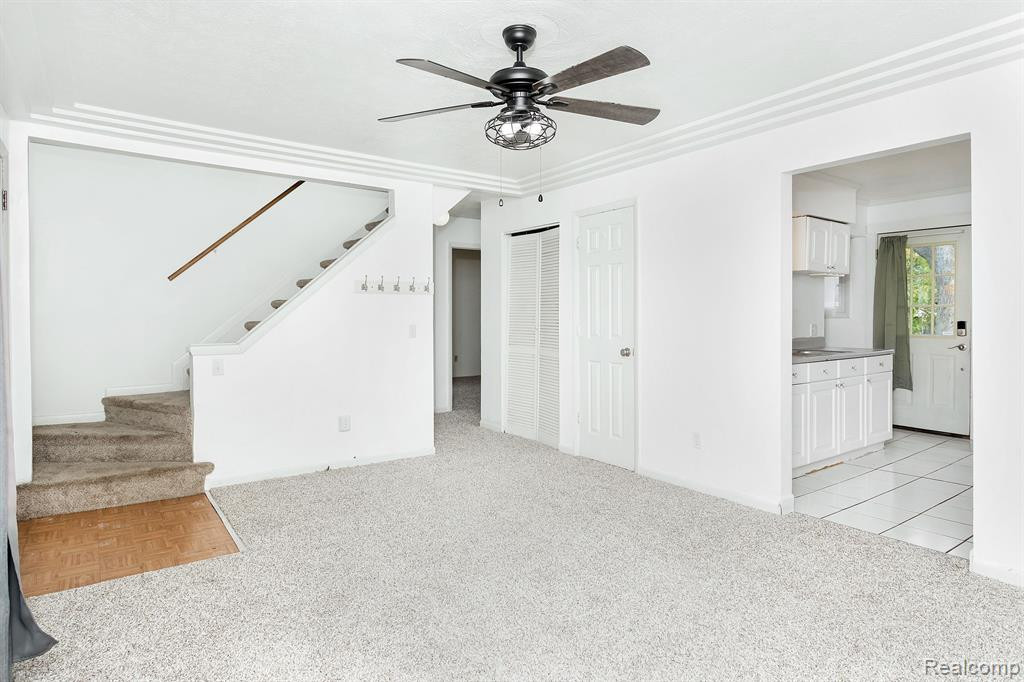 631 WOODLAWN Avenue, Ypsilanti, MI 48198 — Photo 5