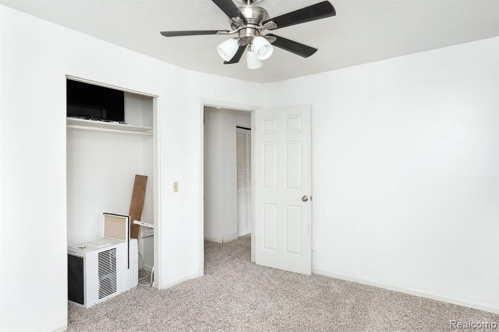 631 WOODLAWN Avenue, Ypsilanti, MI 48198 — Photo 11