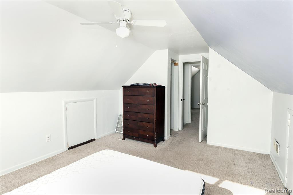 631 WOODLAWN Avenue, Ypsilanti, MI 48198 — Photo 15