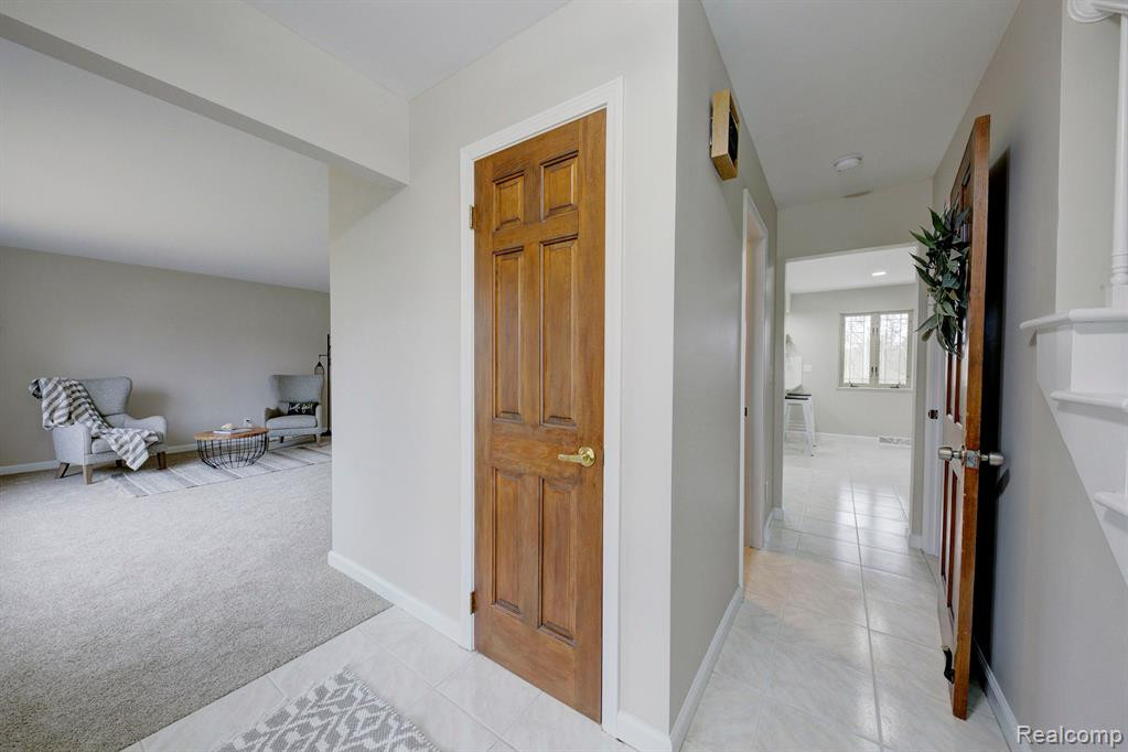 9934 DALEVIEW Drive, South Lyon, MI 48178 — Photo 6