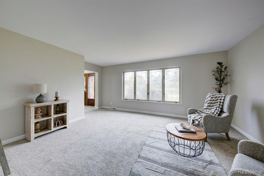 9934 DALEVIEW Drive, South Lyon, MI 48178 — Photo 9