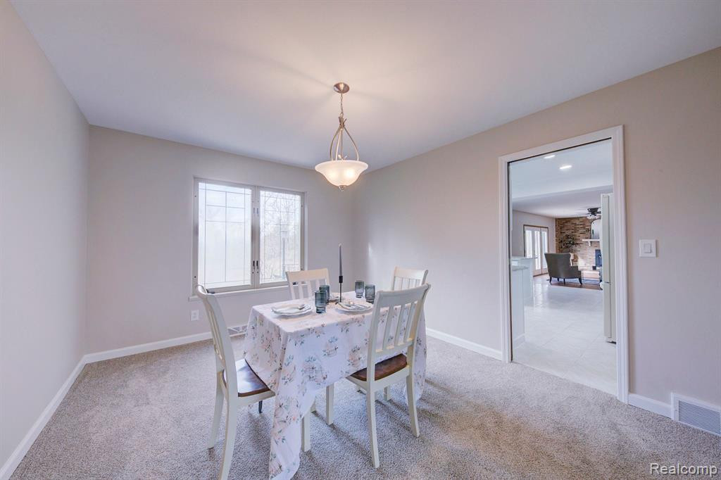 9934 DALEVIEW Drive, South Lyon, MI 48178 — Photo 11