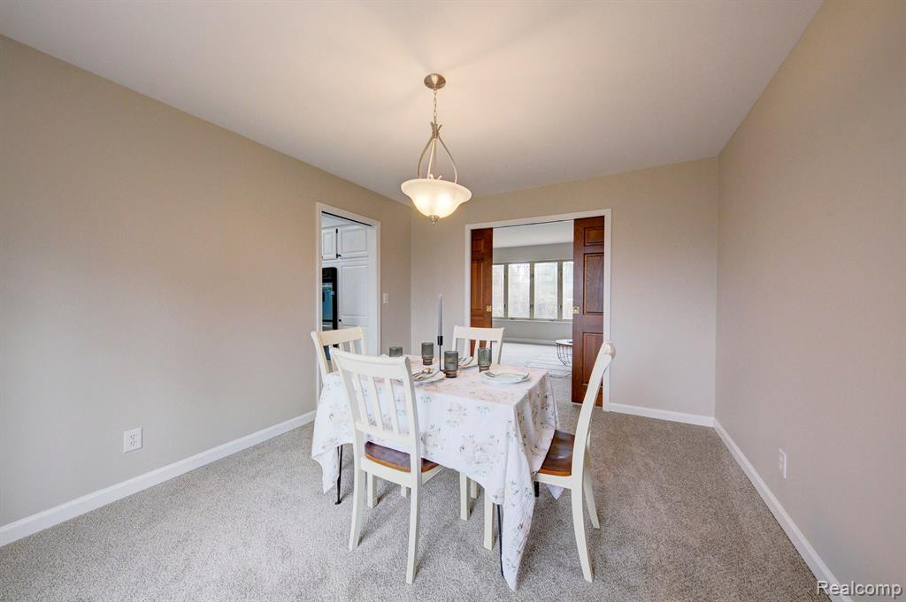 9934 DALEVIEW Drive, South Lyon, MI 48178 — Photo 12