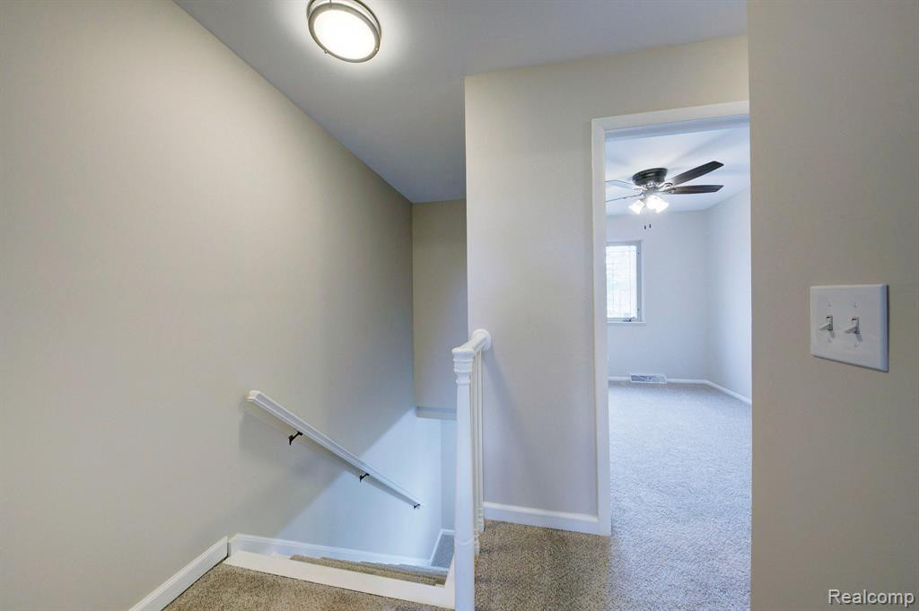 9934 DALEVIEW Drive, South Lyon, MI 48178 — Photo 22