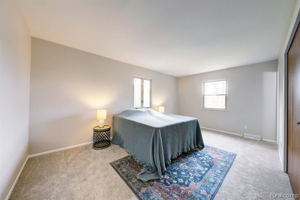 9934 DALEVIEW Drive, South Lyon, MI 48178 — Photo 23