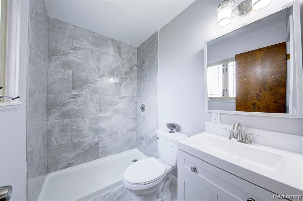 9934 DALEVIEW Drive, South Lyon, MI 48178 — Photo 25