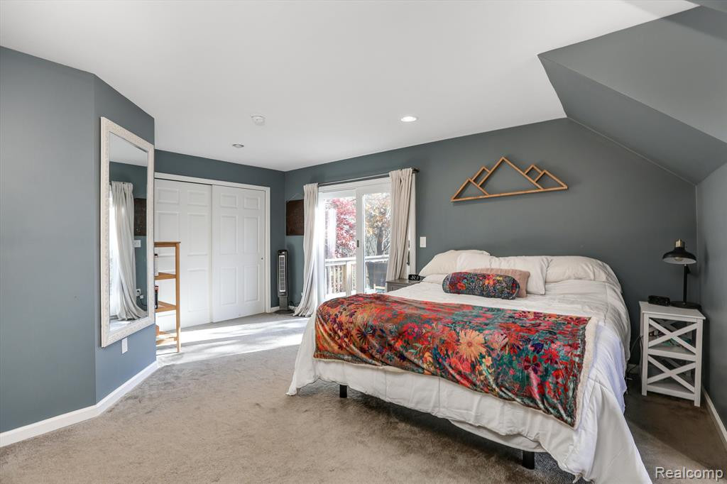 3895 LAKEVIEW Boulevard, Orchard Lake Village, MI 48324 — Photo 23