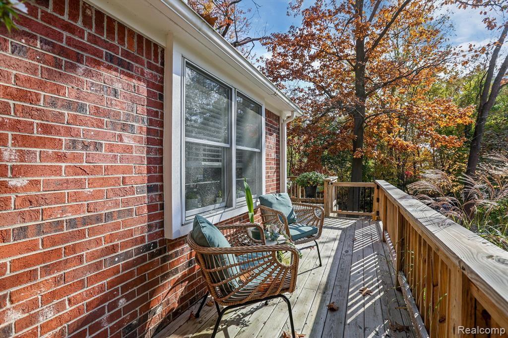 3895 LAKEVIEW Boulevard, Orchard Lake Village, MI 48324 — Photo 28