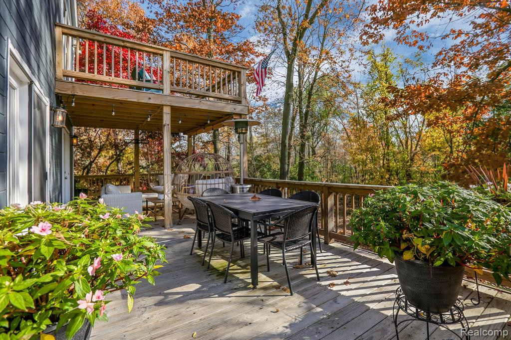 3895 LAKEVIEW Boulevard, Orchard Lake Village, MI 48324 — Photo 29