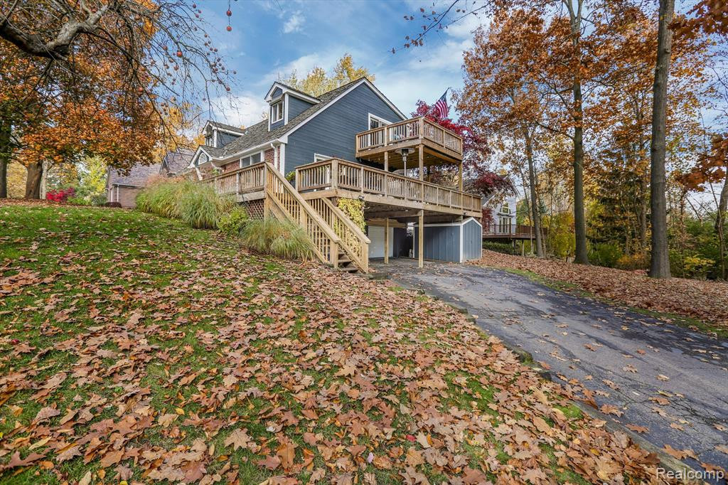 3895 LAKEVIEW Boulevard, Orchard Lake Village, MI 48324 — Photo 31
