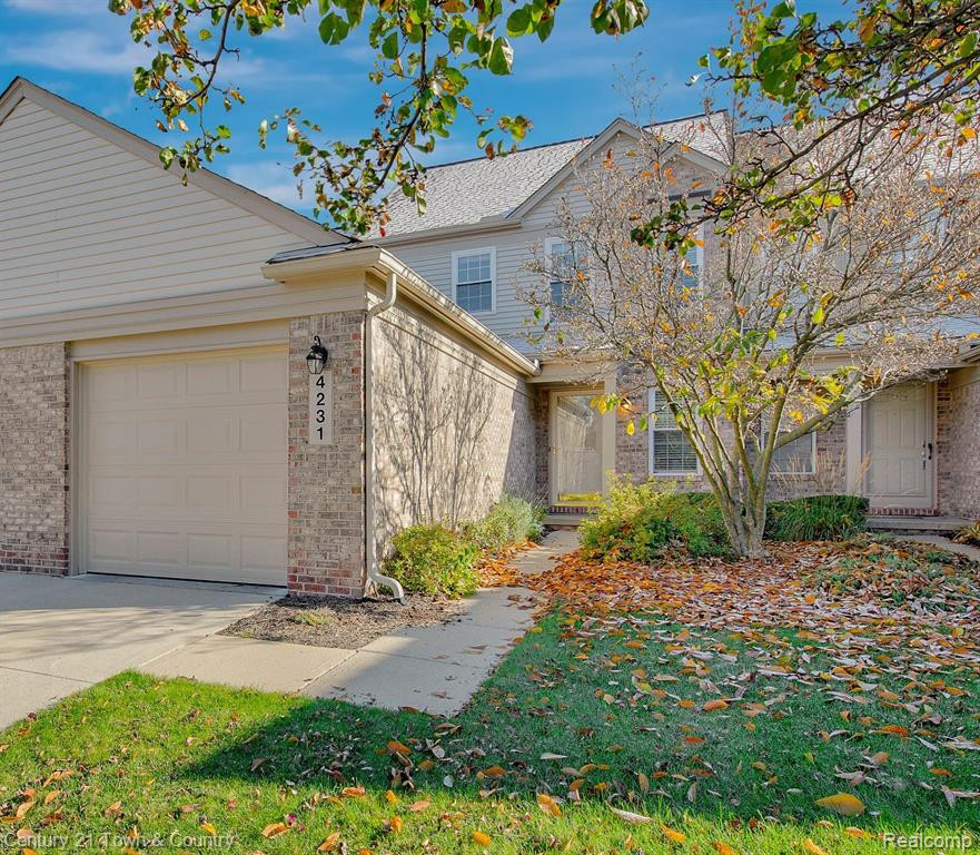 4231 HUNTERS Circle W, Canton, MI 48188 — Photo 2