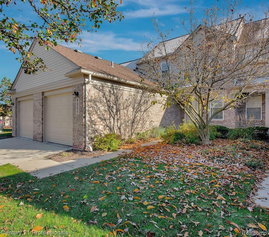 4231 HUNTERS Circle W, Canton, MI 48188 — Photo 3