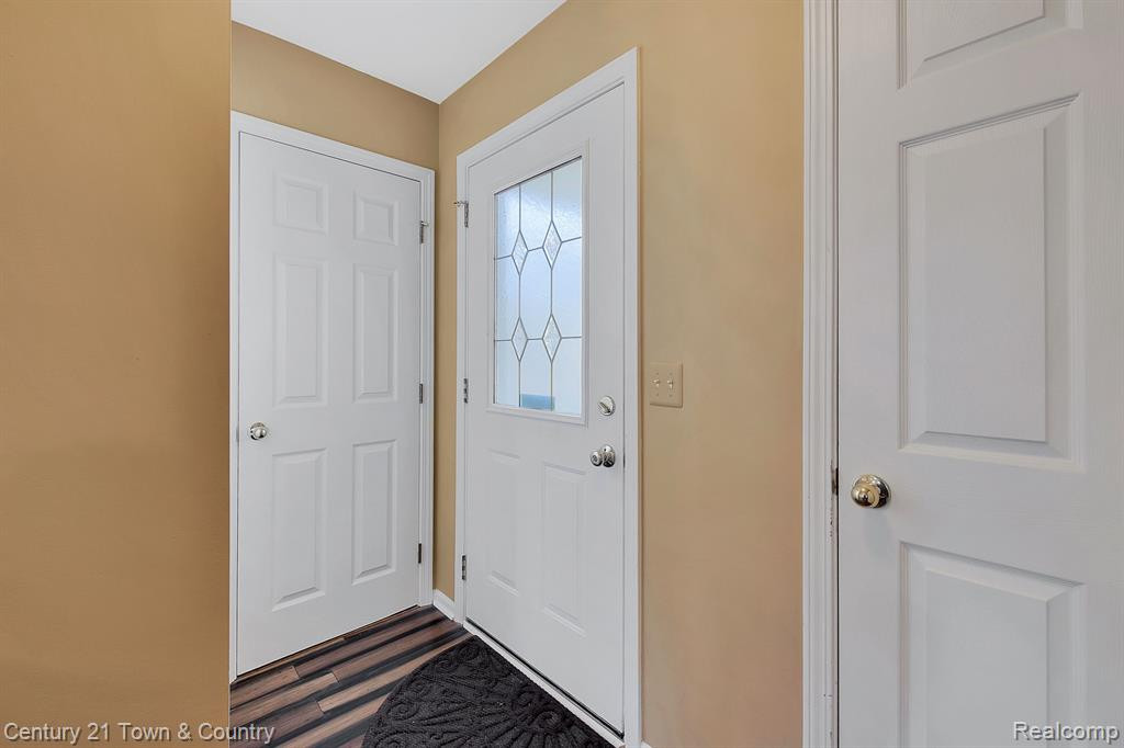4231 HUNTERS Circle W, Canton, MI 48188 — Photo 4