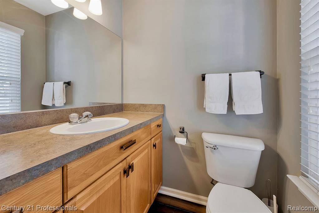 4231 HUNTERS Circle W, Canton, MI 48188 — Photo 9